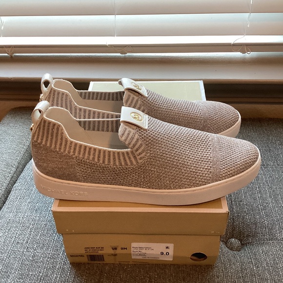 MICHAEL MICHAEL KORS Women's Juno Knit Slip-On Sneakers, size